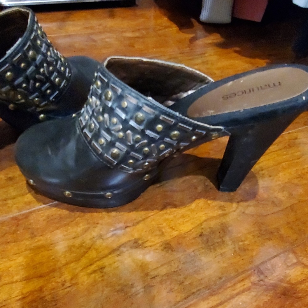 Heals - Picture 3 of 4